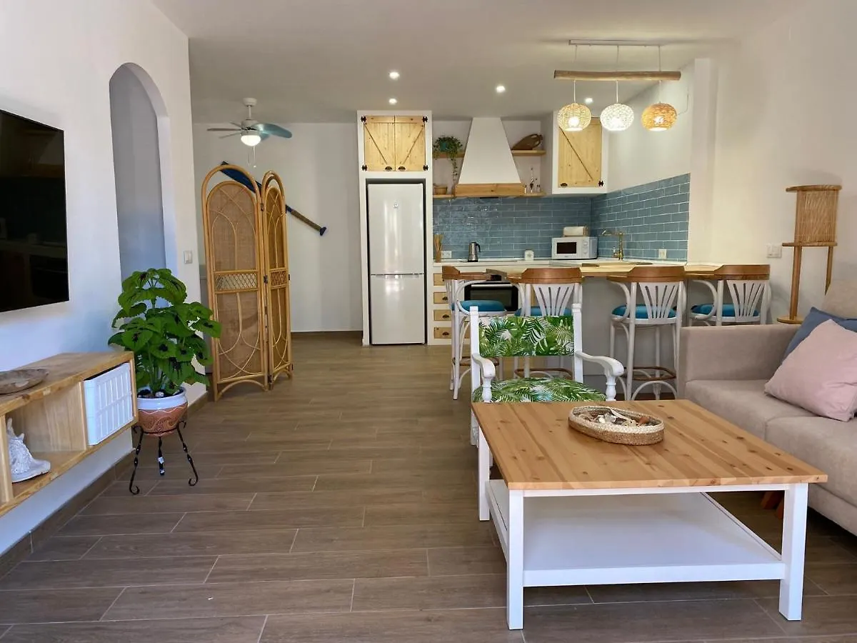 Apartamento La Carihuela contacts